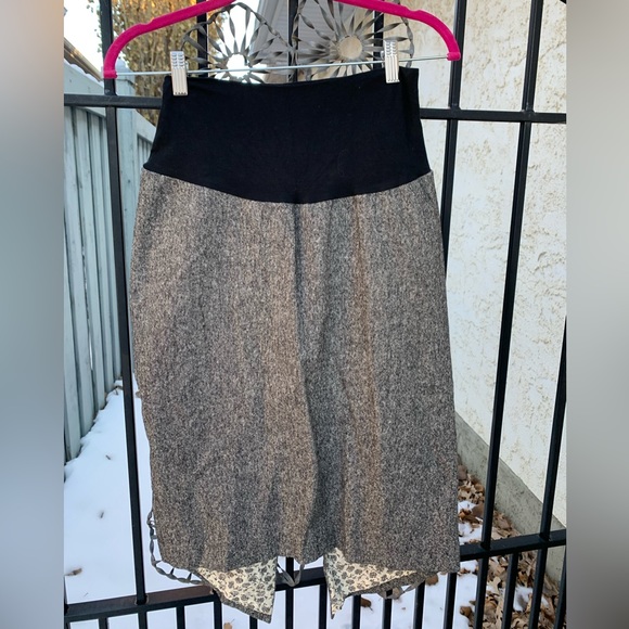 Maternity two piece suit with skirt - Picture 6 of 6